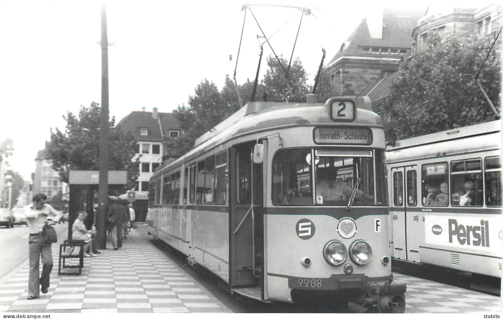 TRAMWAY - ALLEMAGNE - DUSSELDORF - Trains