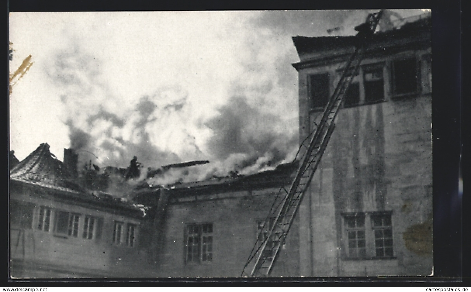 AK Stuttgart, Brand Des Alten Schlosses 21.-22.12.1931, Brennender Dachstuhl  - Katastrophen