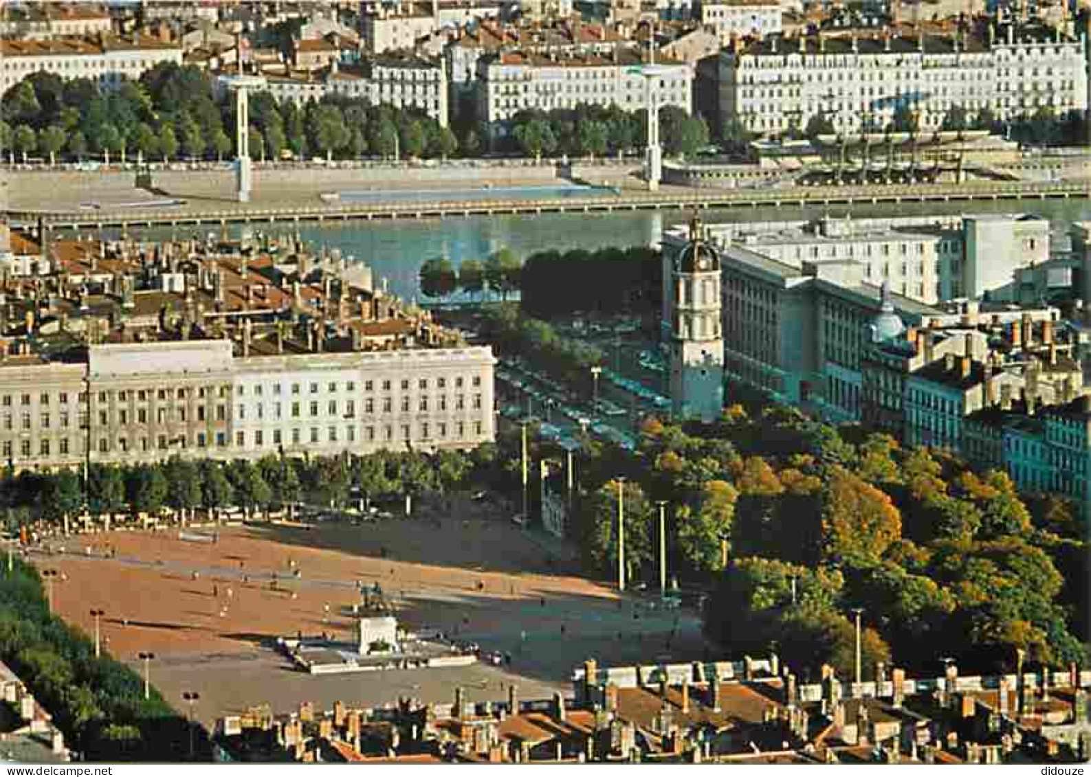 69 - Lyon - Place Bellecour - Vue Aérienne - Carte Neuve - CPM - Voir Scans Recto-Verso - Autres & Non Classés