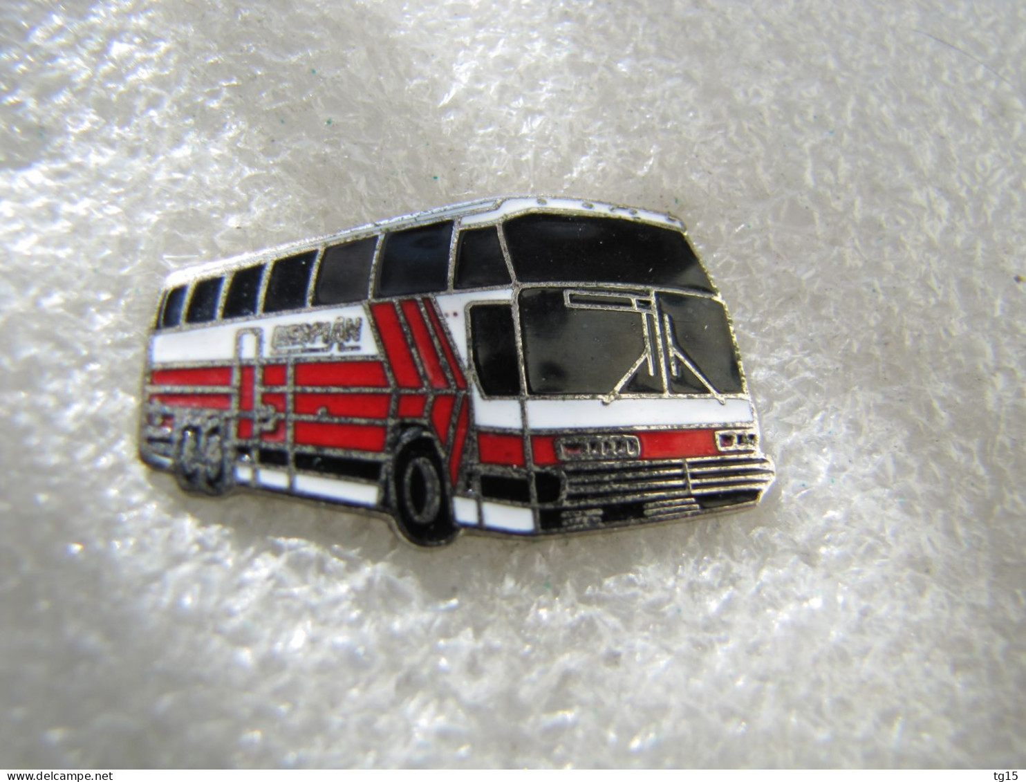 PIN'S   BUS  AUTOBUS   NEOPLAN  Email Grand Feu - Transport