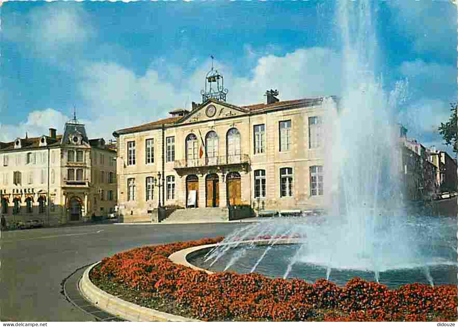 32 - Auch - La Mairie Et L'Hôtel De France - Jets D'eau - CPM - Voir Scans Recto-Verso - Auch