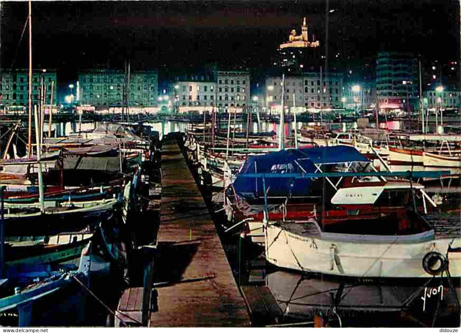 13 - Marseille - Le Vieux Port - Notre Dame De La Garde - Vue De Nuit - Bateaux - CPM - Voir Scans Recto-Verso - Oude Haven (Vieux Port), Saint Victor, De Panier