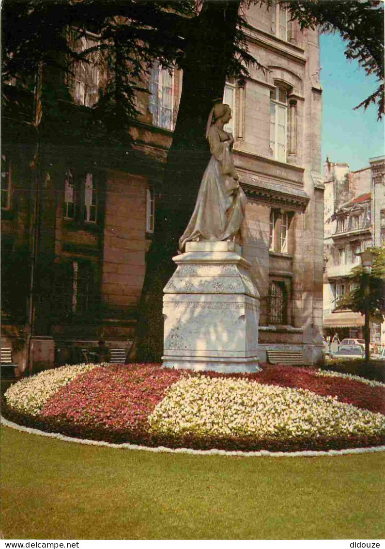 16 - Angouleme - Statue De Marguerite D'Angouleme - CPM - Voir Scans Recto-Verso - Angouleme
