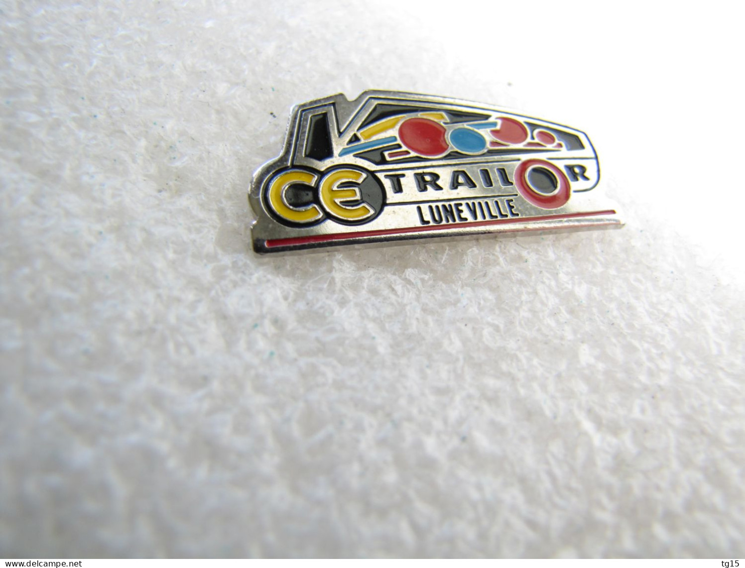 PIN'S    REMORQUE  TRAILOR   LUNEVILLE  C.E. - Trasporti