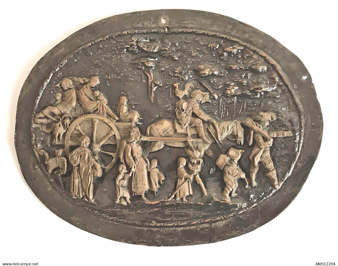 Plaque Ovale En Cuivre Repoussé. Décor D’un Groupe D’hommes, Femmes Et Enfants - Route Du Tokaido, Japon, 19ème Siècle - Art Asiatique