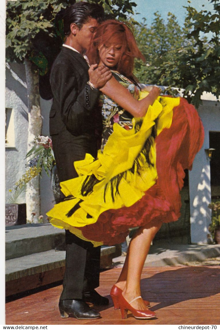 Espagne  Couple De Danseurs  Andalous - Danses