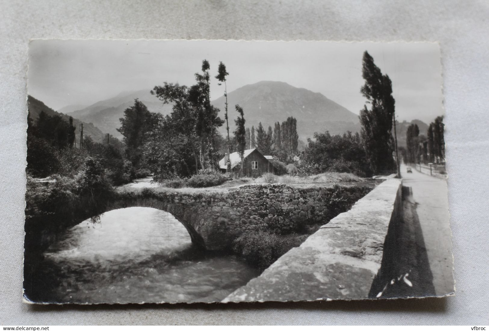 N806, Cpsm, Argeles Gazost, Vieux Pont Sur Le Gave D'Azun, Hautes Pyrénées 65 - Argeles Gazost