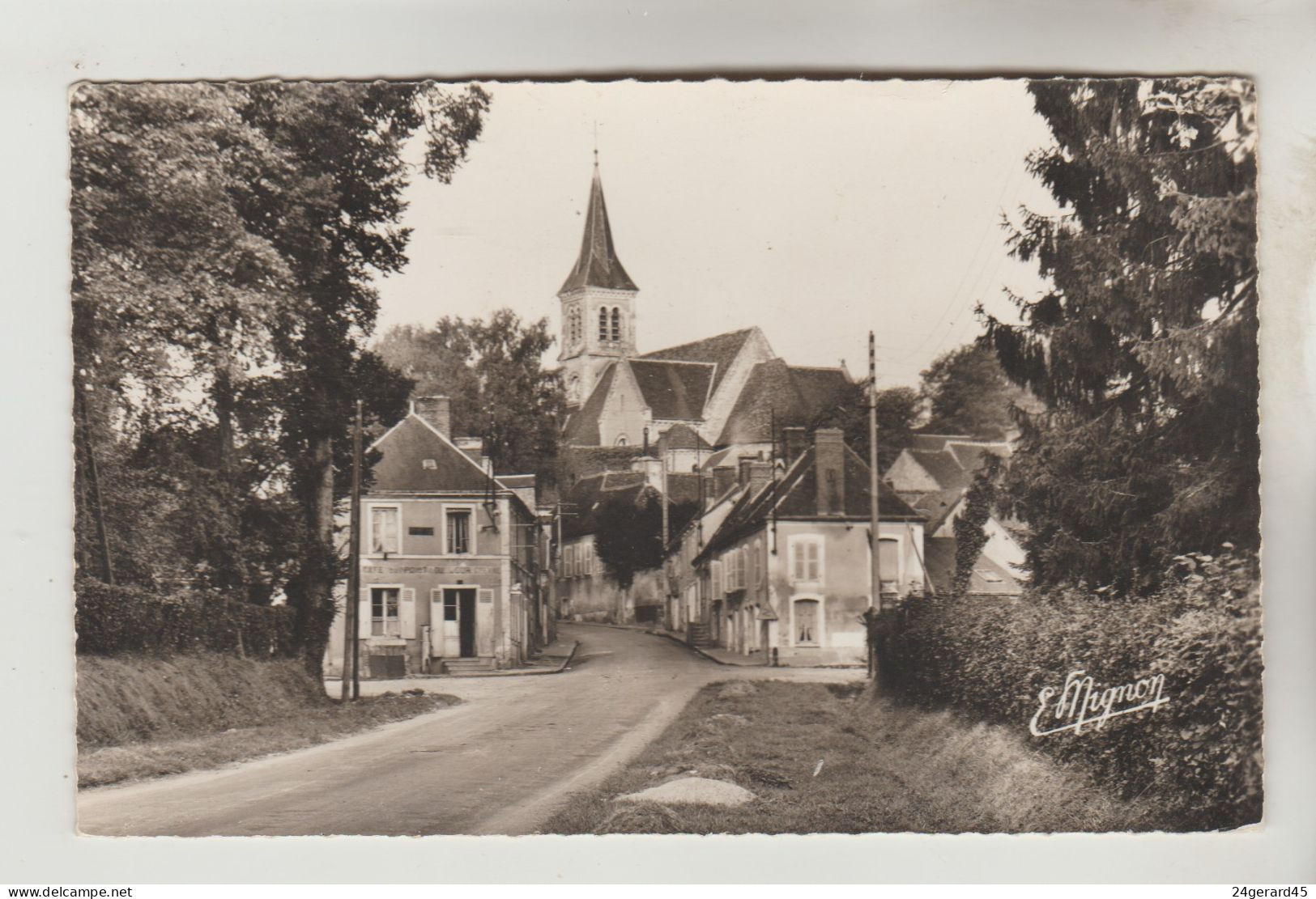 CPSM AUTHON DU PERCHE (Eure Et Loir) - Rue De Chartres - Other & Unclassified