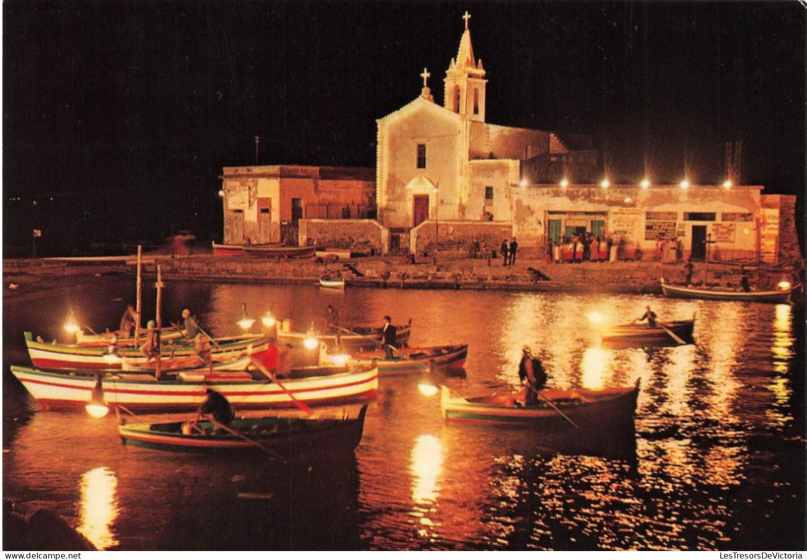 ITALIE - Lipari - Marina Corta - Chiesa Del Purgatorio Con Le Lampare - Carte Postale - Sonstige & Ohne Zuordnung