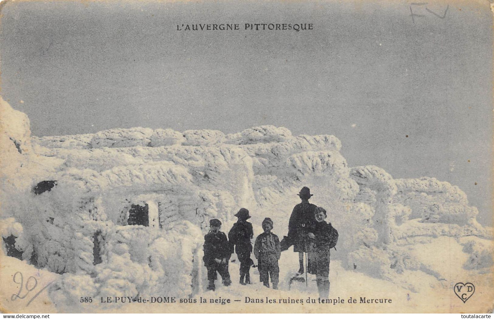 CPA 63 LE PUY DE DOME SOUS LA NEIGE DANS LES RUINES DU TEMPLE DE MERCURE - Autres & Non Classés