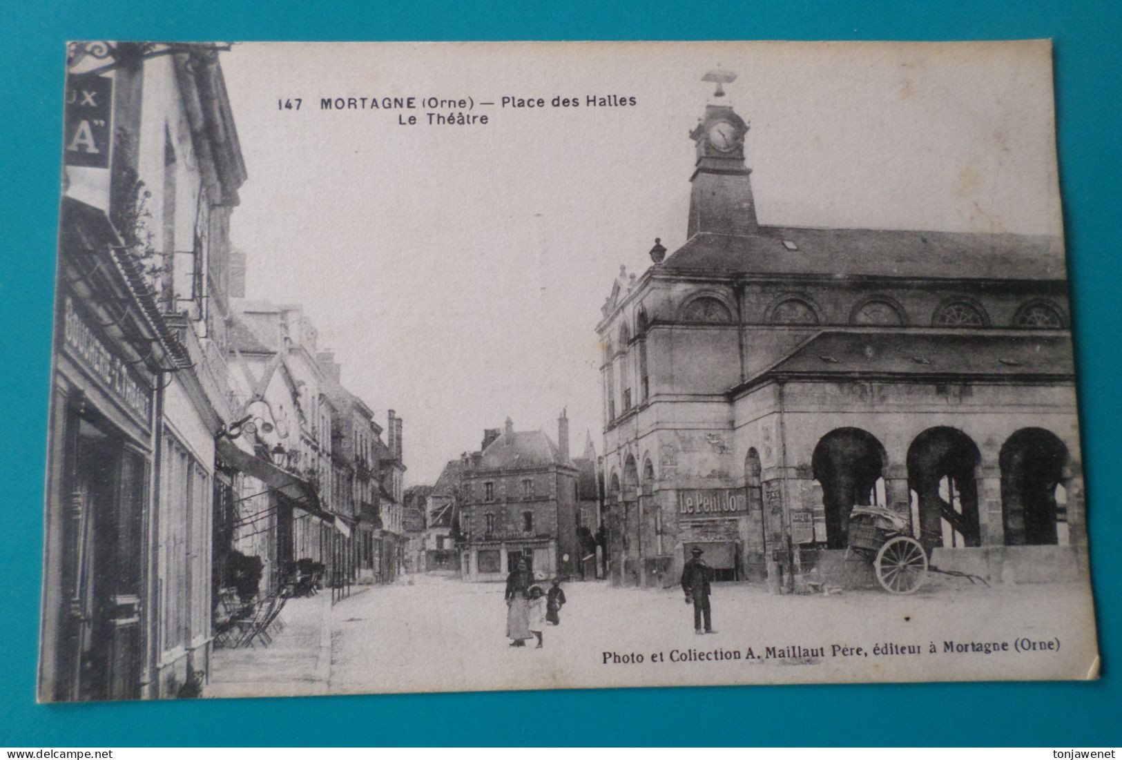 MORTAGNE - Place Des Halles, Le Théâtre ( 61 Orne ) - Mortagne Au Perche