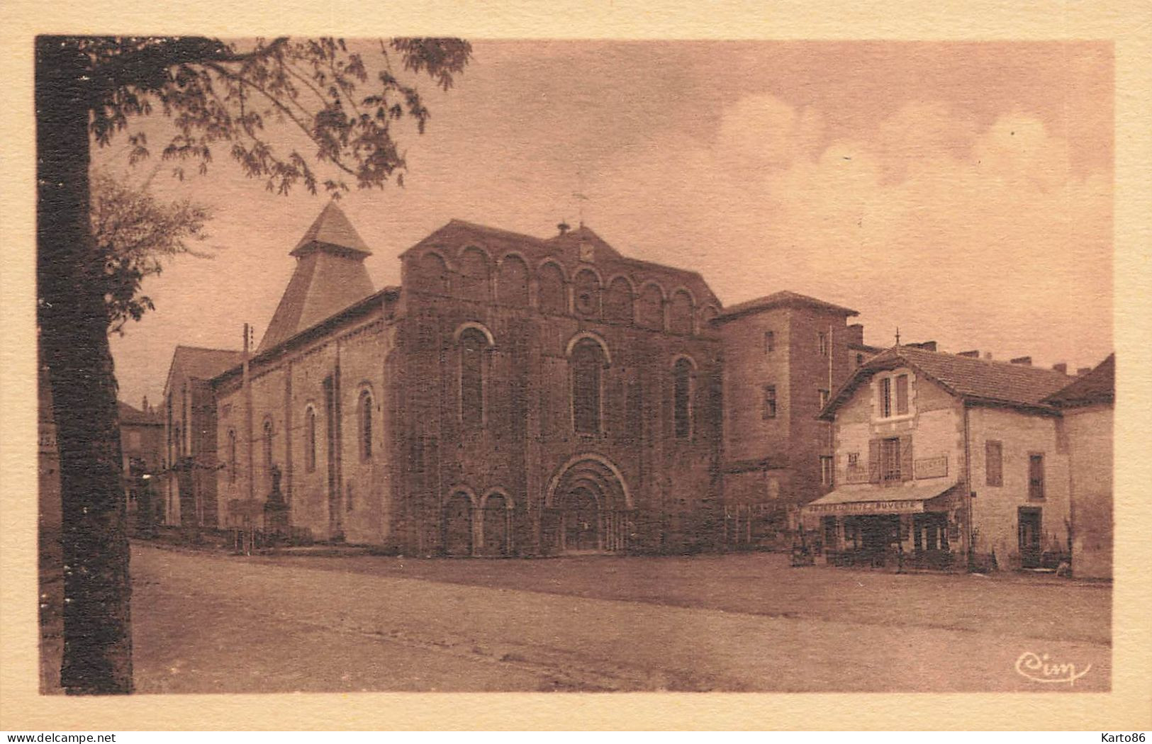 Cadouin * La Place De L'église * Buvette - Sonstige & Ohne Zuordnung