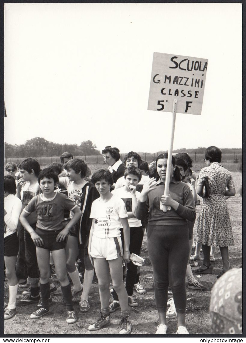 Legnano 1977 - Gara Podistica - Foto Studenti Scuola G. Mazzini Classi V - Orte