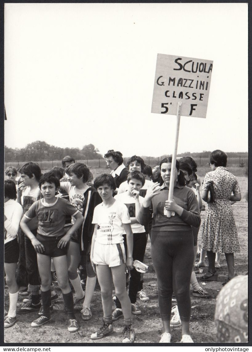 Legnano 1977 - Gara Podistica - Foto Studenti Scuola G. Mazzini Classi V - Lieux