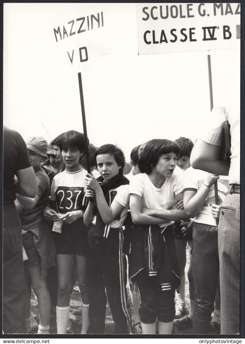 Legnano 1977 - Gara Podistica - Studenti Scuola G. Mazzini Classi IV & V - Orte