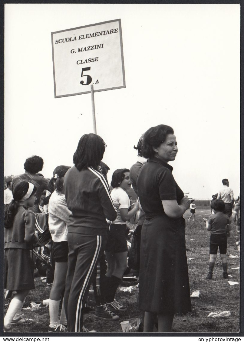 Legnano 1977 - Gara Podistica - Foto Studenti Scuola G. Mazzini Classe V  - Orte