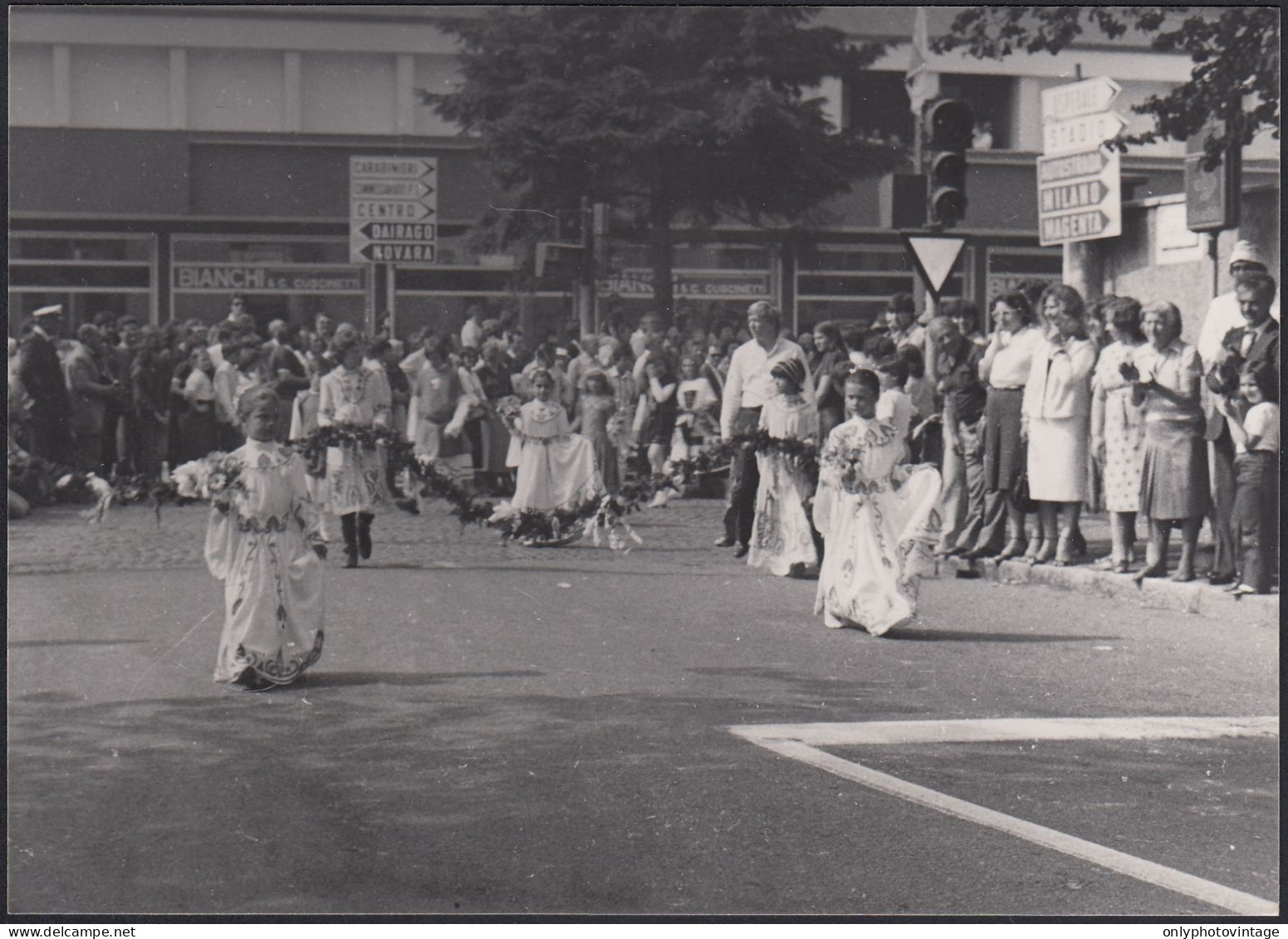 Legnano 1977 - Palio - Corteo Storico - Damigelle In Costume - Foto Epoca - Places