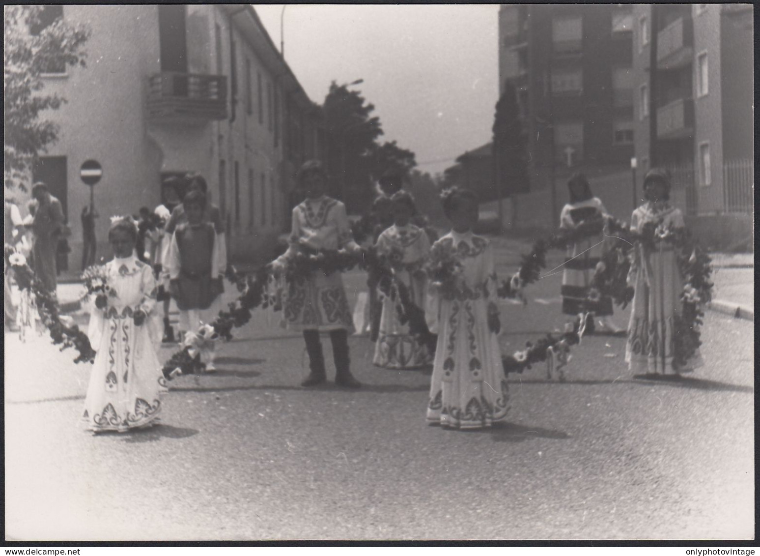 Legnano 1977 - Palio - Corteo Storico - Damigelle In Costume - Foto Epoca - Lieux