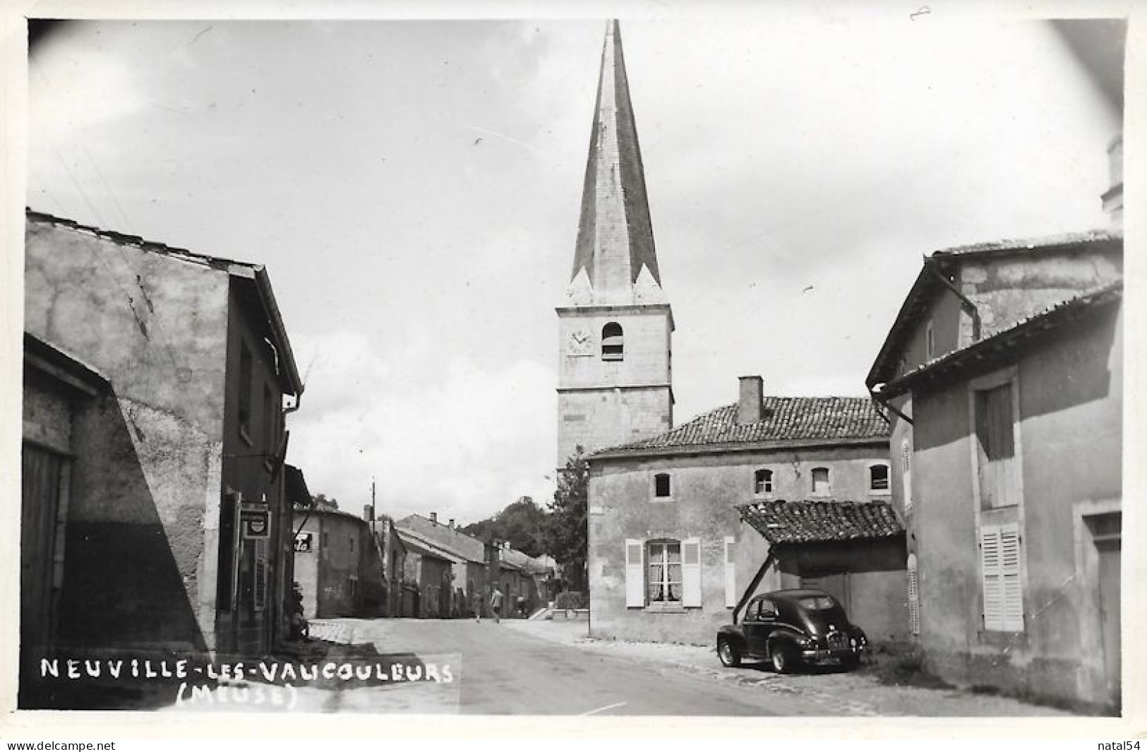 55 - Neuville-les-Vaucouleurs : Rue De L'Eglise - Voiture Ancienne - CPM Neuve - Autres & Non Classés