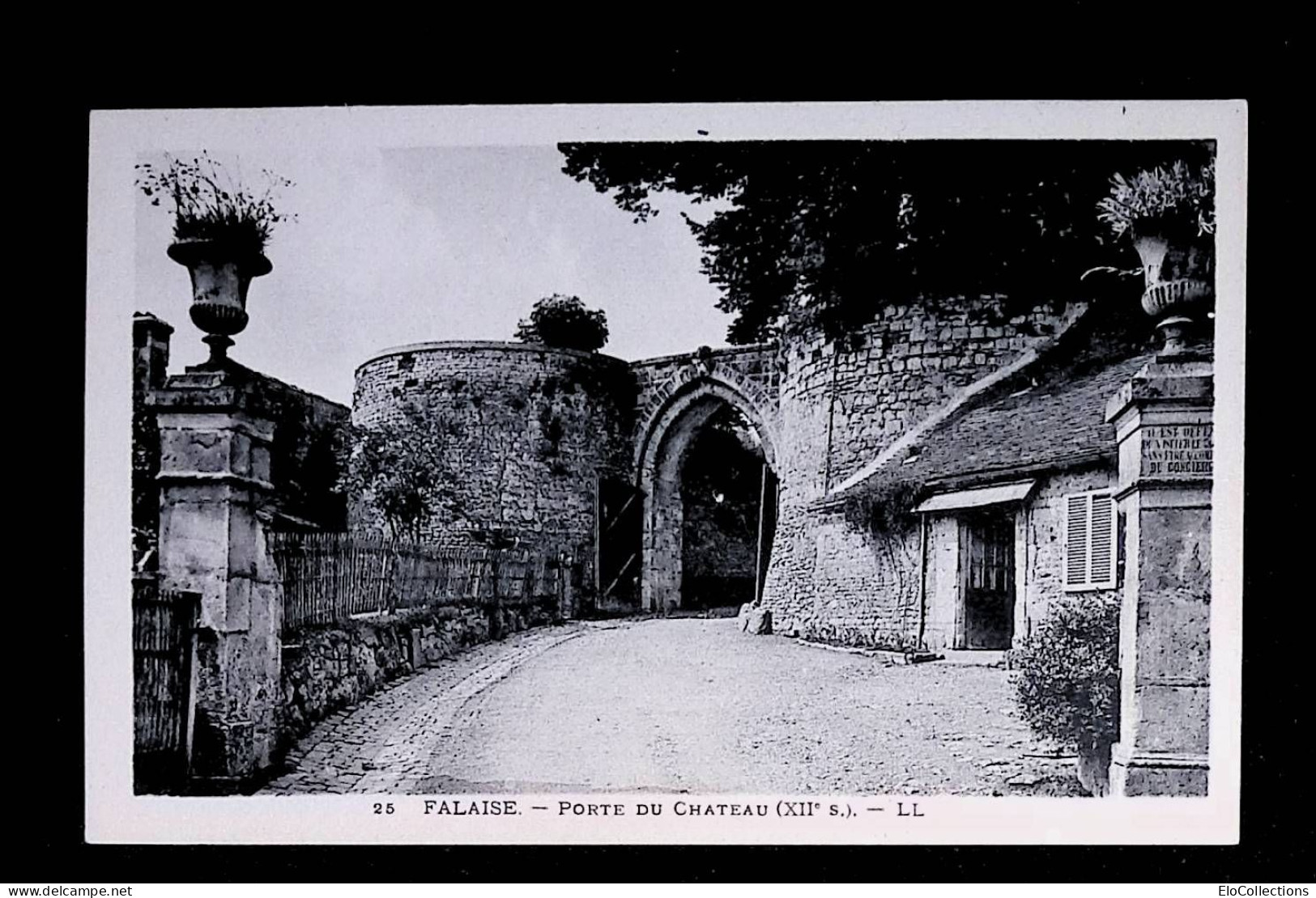 Cp, 14, Falaise, Porte Du Château, Vierge, Ed. LL, N° 25 - Falaise