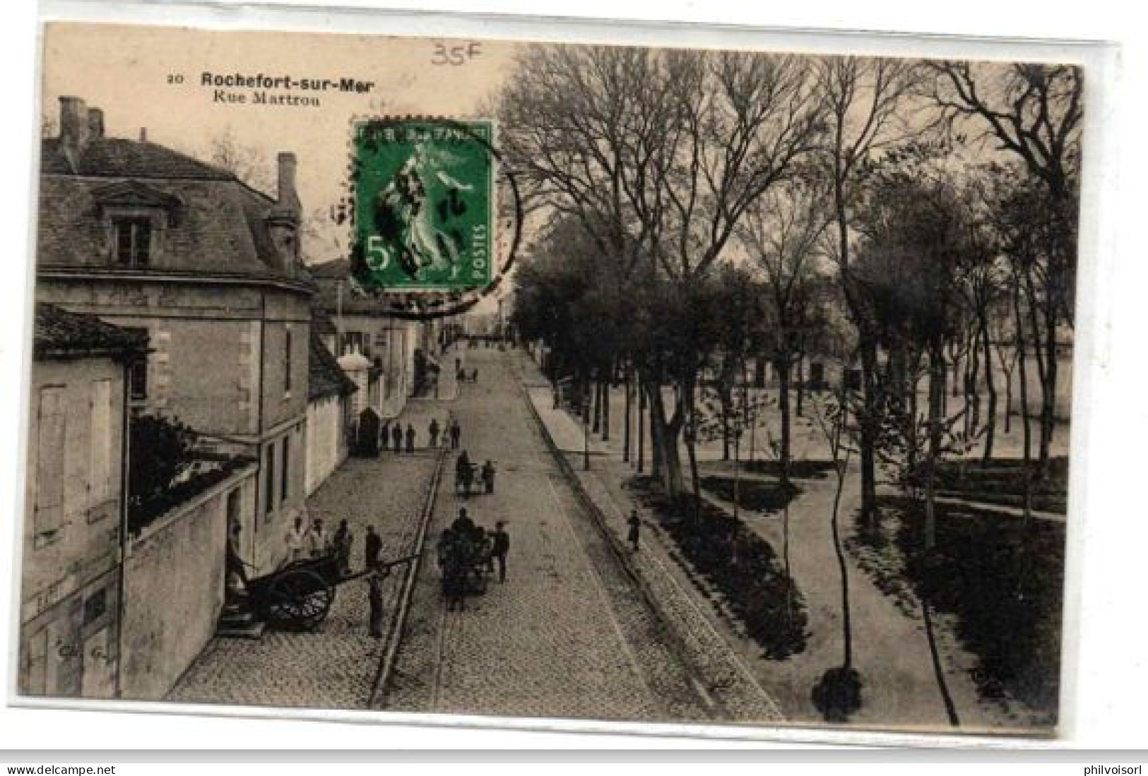 ROCHEFORT  RUE MARTROU TRES ANIMEE - Rochefort