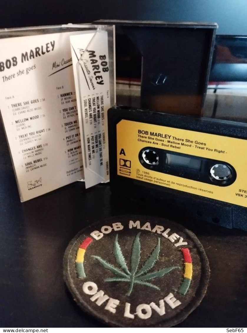 Cassette Audio Bob Marley - There She Goes + Écusson Thermocollant One Love (neuf) - Audiocassette