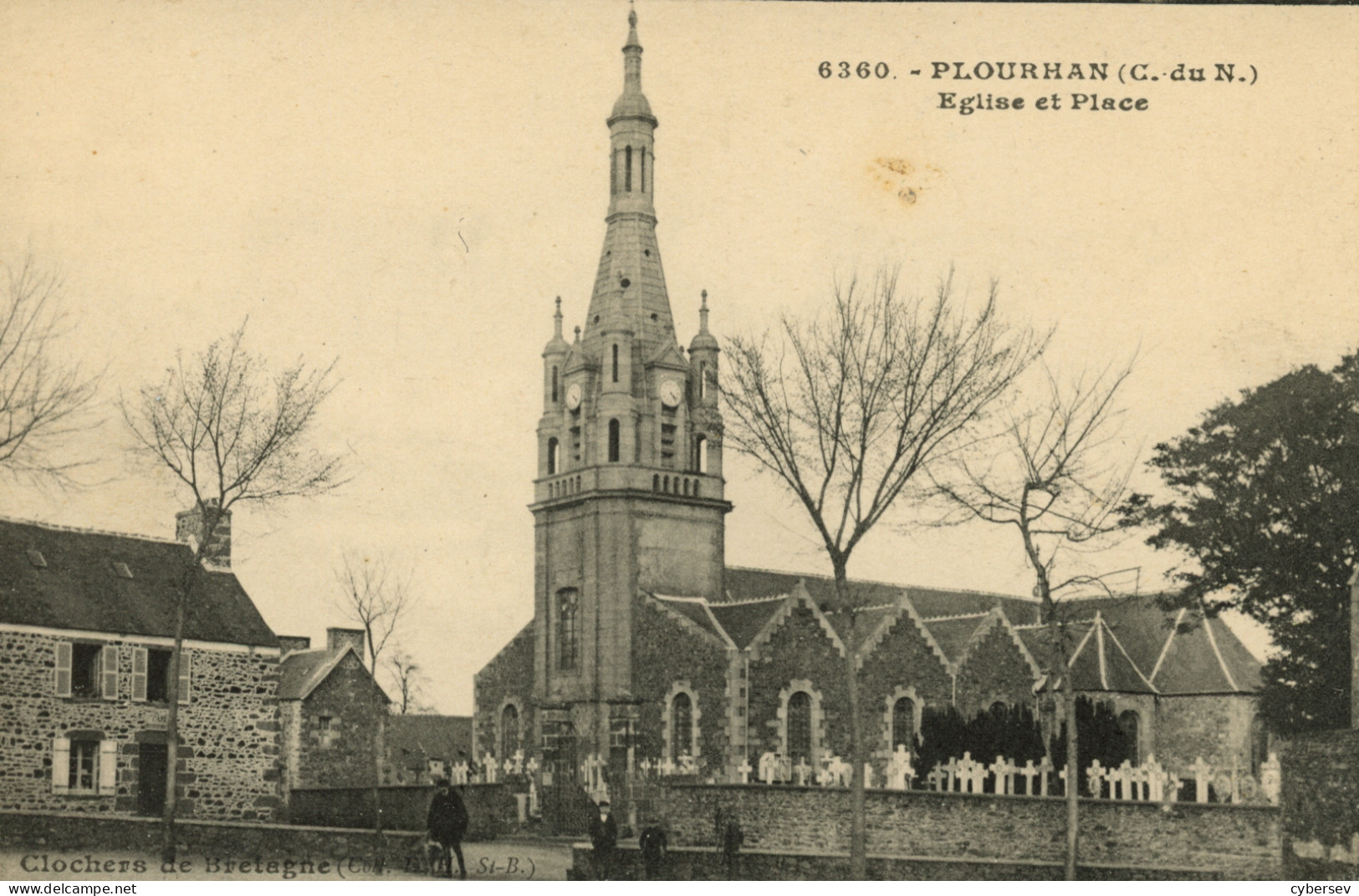 PLOURHAN - Eglise Et Place - Cimetière - Animé - Other & Unclassified