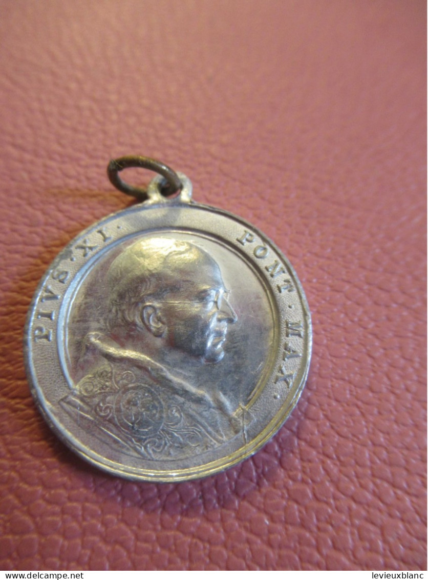 Médaille Religieuse Ancienne/Pape "Pius XI Pont.Max."/ Vierge "Sancta Maria Succurre Miseris... / Début  XXème    MDR34 - Religione & Esoterismo
