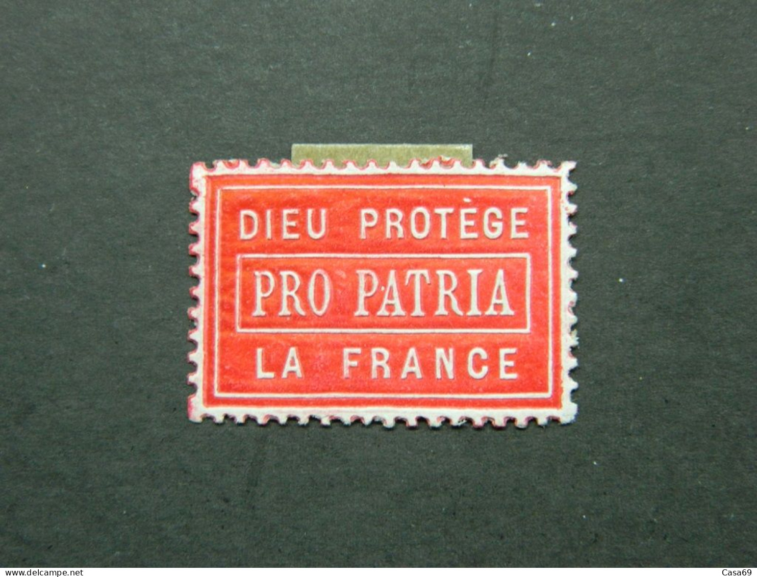 Vignette Militaire De Propagande En Relief Pro Patria Dieu Protège La France - Vignettes Militaires