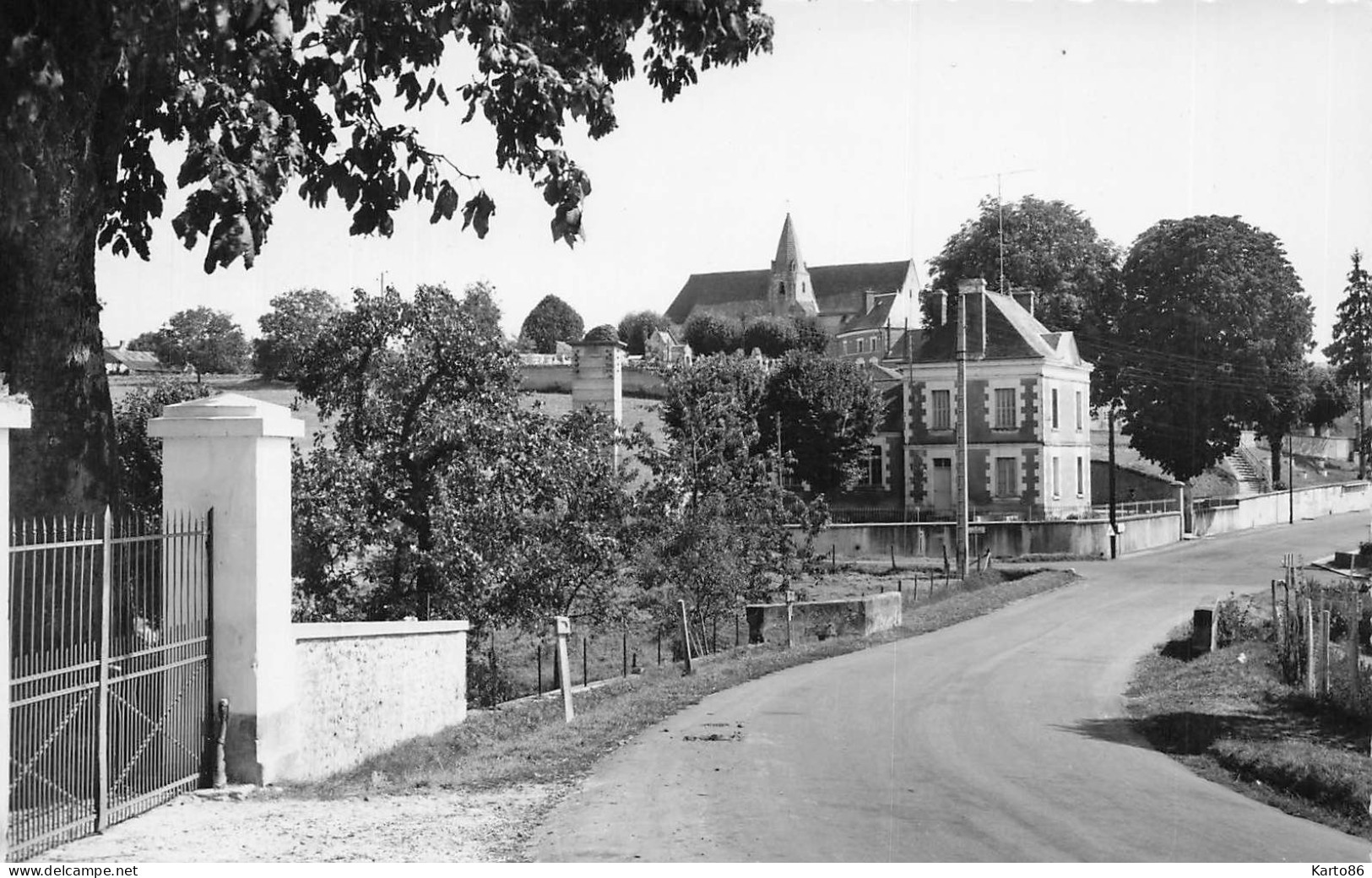 Céré La Ronde * Route De L'entrée Du Bourg - Autres & Non Classés