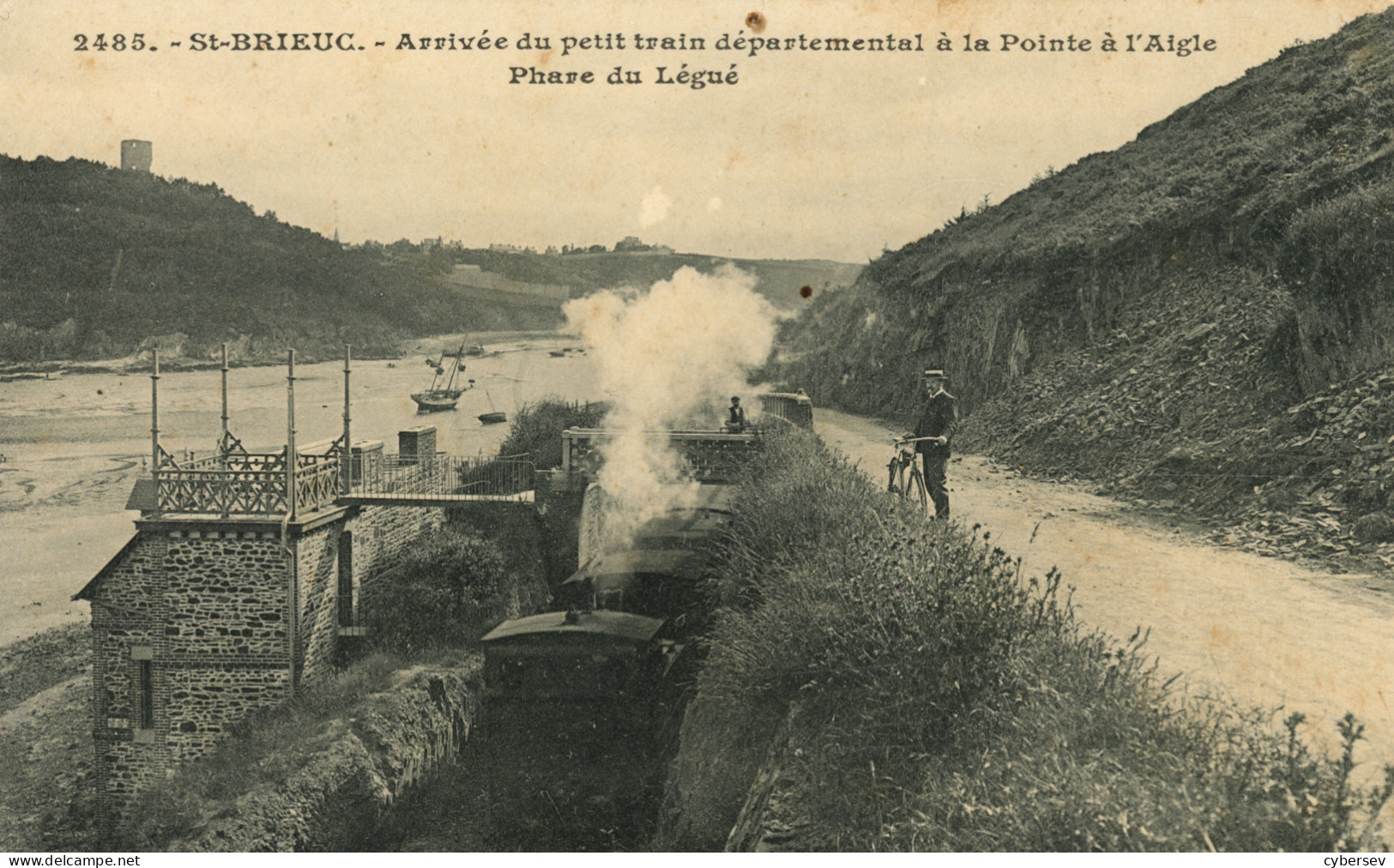 SAINT-BRIEUC - Arrivée Du Petit Train Départemental à La Pointe De L'Aigle - Cycliste - Saint-Brieuc