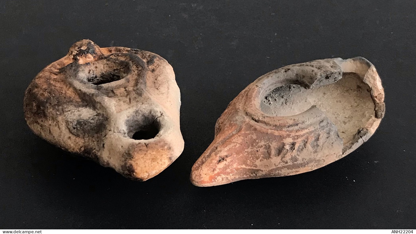 Deux Anciennes Lampes à Huile En Terre Cuite, époque Romaine, 100-300 AD - Arqueología