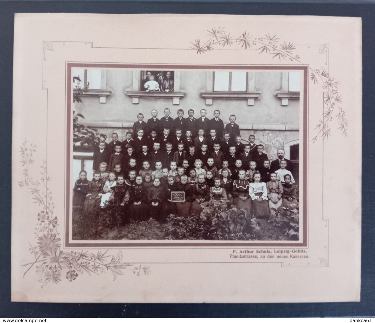 Leipzig-Gohlis, F. Arthur Schule, Ober Klasse 1905/06. Foto: 12x16cm,Karton: 19x24cm. - Alte (vor 1900)