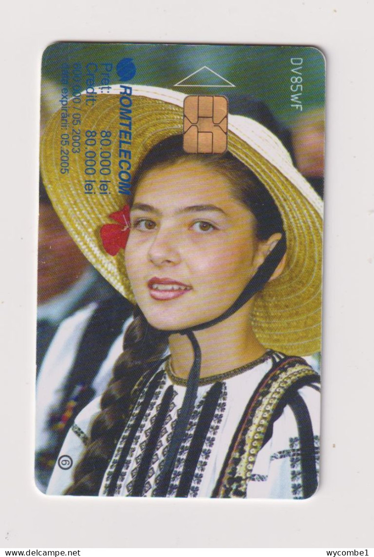 ROMANIA  - Traditional Dress Chip Phonecard - Rumänien