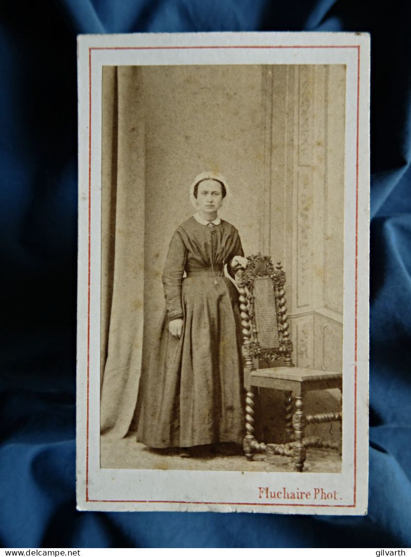 Photo CDV Fluchaire  St Chamond  Femme Portant Une Coiffe  CA 1870-75 - L436 - Alte (vor 1900)