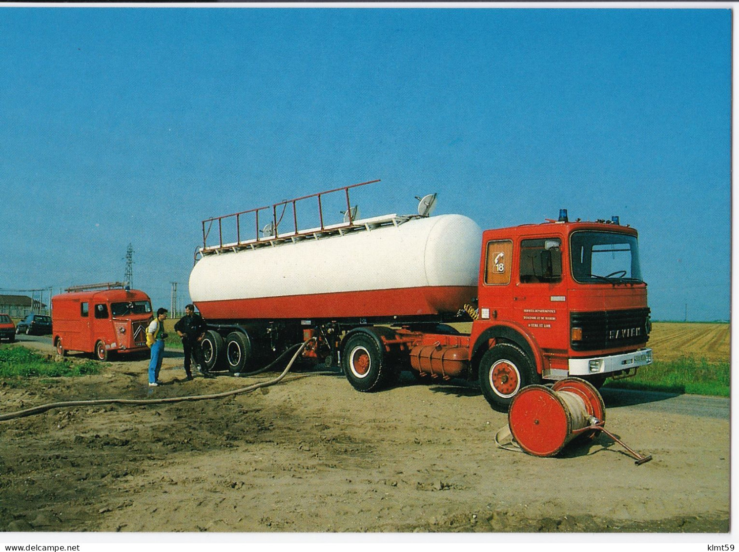 Auneau - Camion Citerne De Grande Capacité Saviem - Andere & Zonder Classificatie