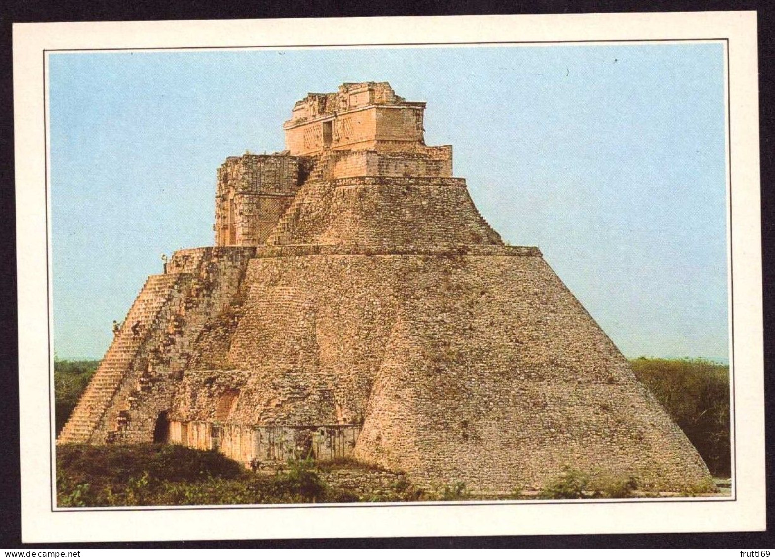 AK 211907 MEXICO - Uxmal - Pyramide Des Wahrsagers - Mexique