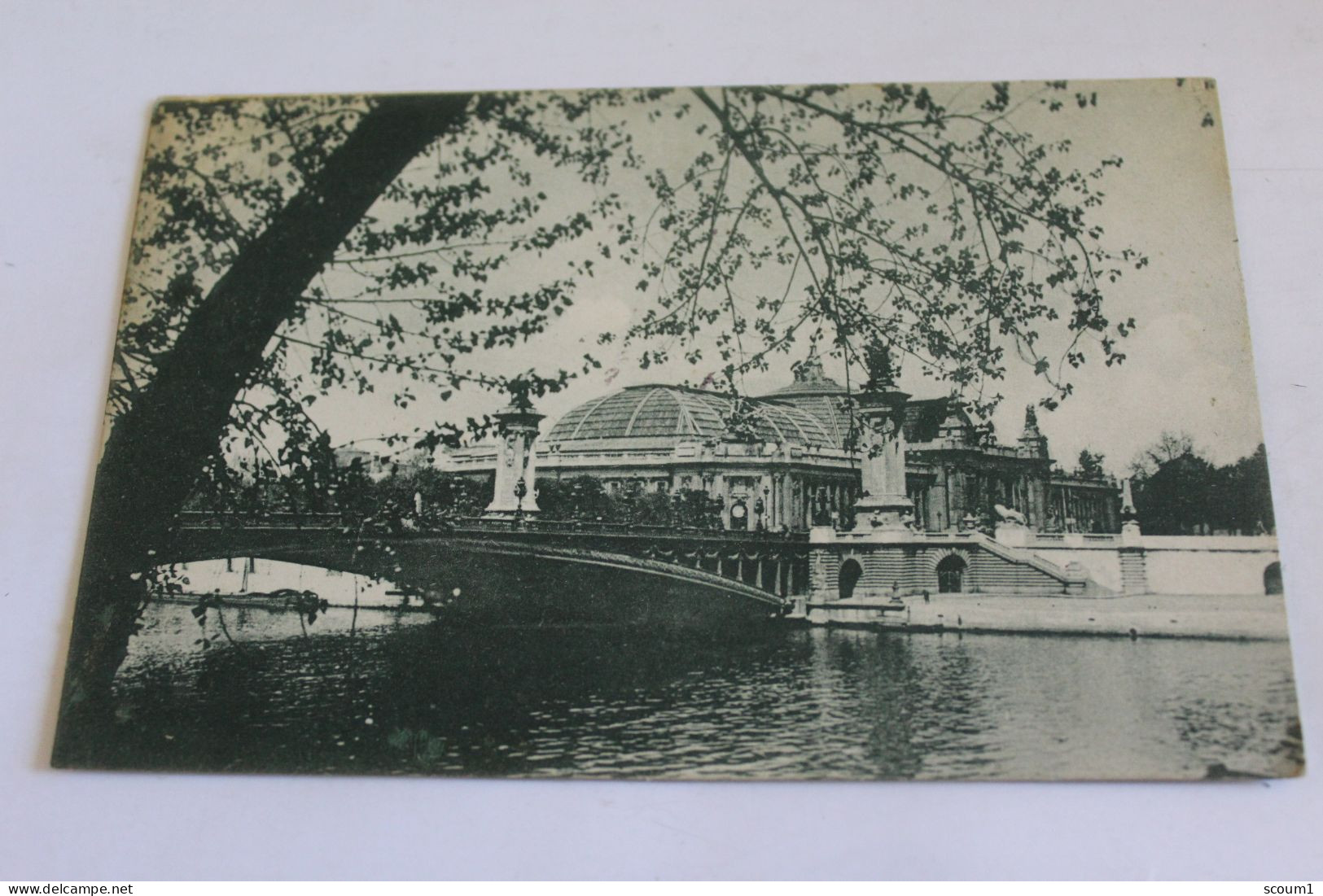 Paris Le Pont Alexandre III Et Le Grand Palais  Dos Vert - Bridges