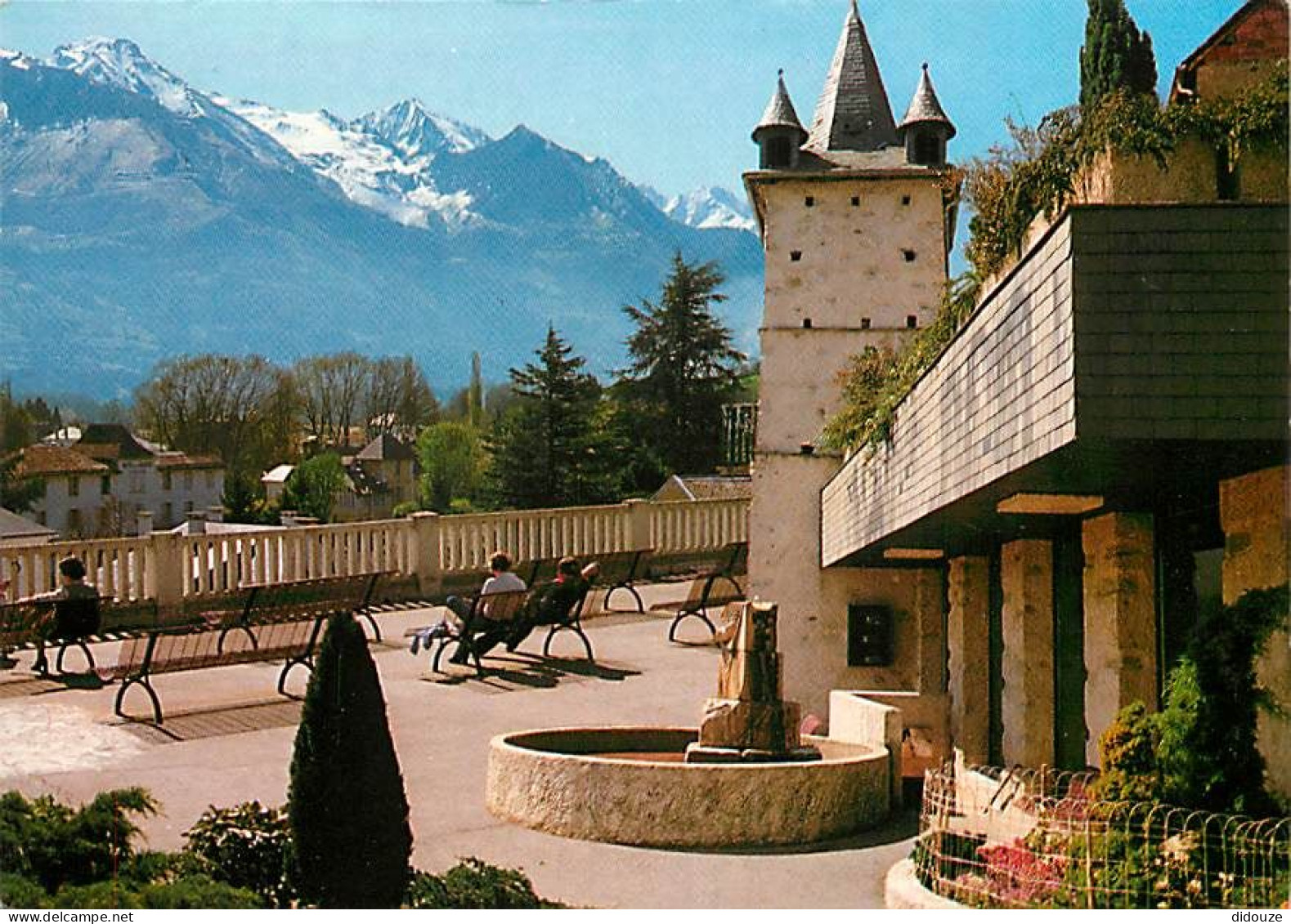 65 - Argelès Gazost - La Tour Mendaigne Et La Grande Terrasse Panoramique - CPM - Voir Timbre - Voir Scans Recto-Verso - Argeles Gazost
