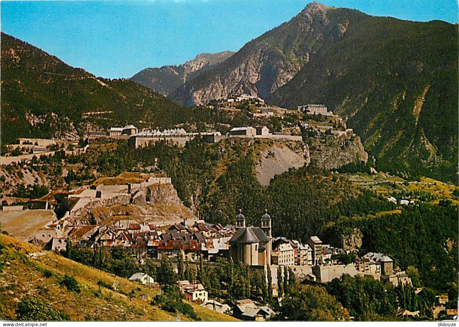 05 - Briançon - La Ville Et Les Forts - CPM - Voir Scans Recto-Verso - Briancon