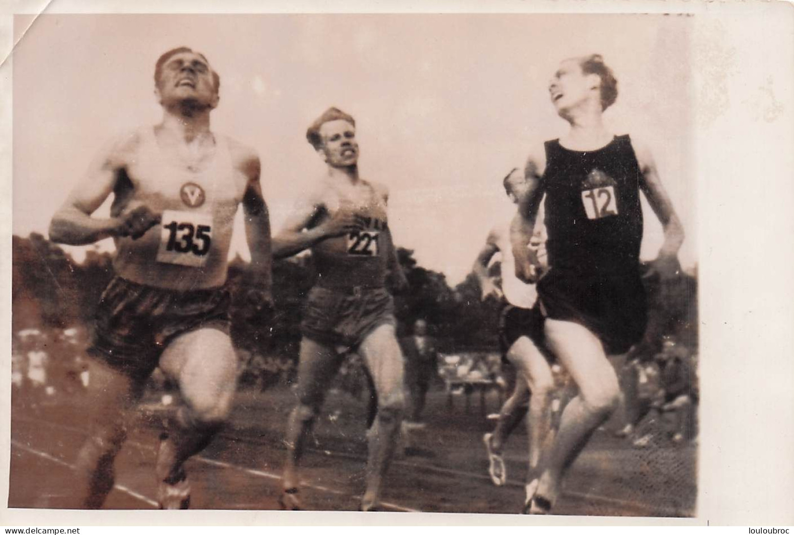 ATHLETISME 07/1957 A TURKU  TROIS FINALNDAIS BATTENT LE RECORD DU MONDE DU 1500M PHOTO 18 X 13 CM - Sports