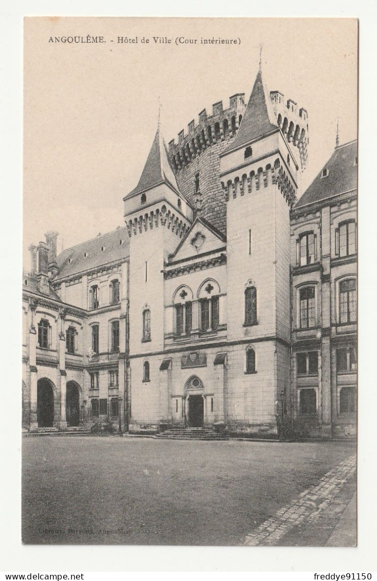 16 . Angoulème  . Hôtel De Ville . Cour Intérieure - Angouleme