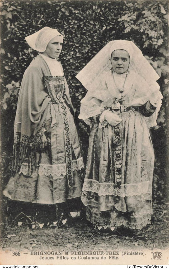 FOLKLORE - Costume - Brignogan Et Plouneour Trez (Finistère) - Jeunes Filles En Costumes De Fêt - Carte Postale Ancienne - Bekende Personen