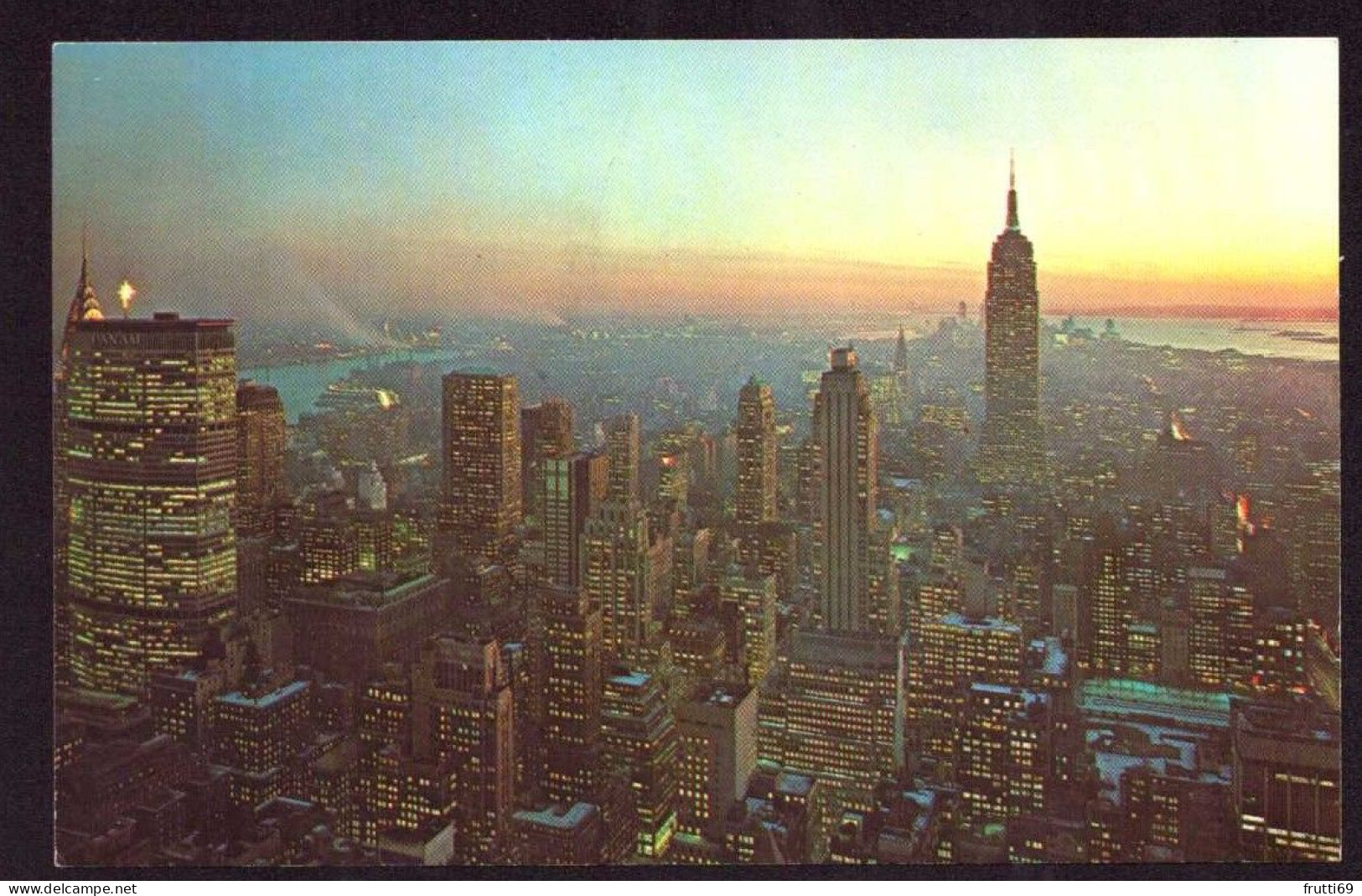 AK 211962 USA - New York City - Skyline - Panoramic Views