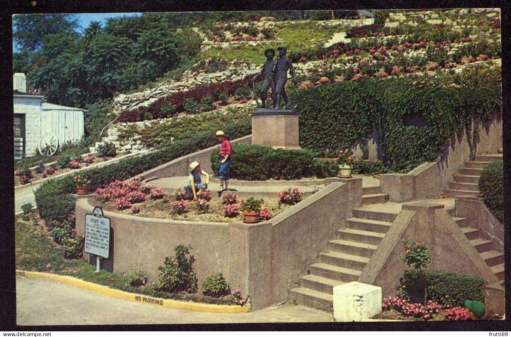 AK 211969 USA - Missouri - Hannibal - Statue Of Tom & Huck - Autres & Non Classés