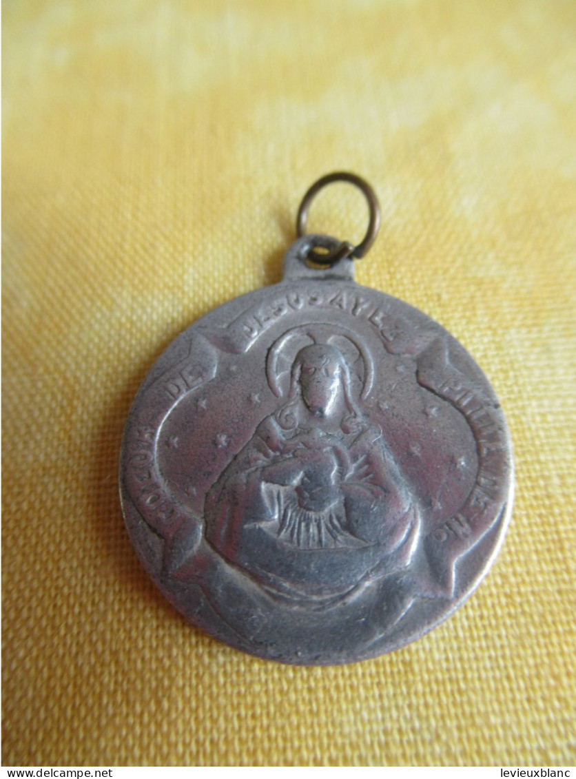 Médaille Religieuse Ancienne/ Sainte Geneviève Patronne De Paris/ ND De Grivegnée/Fin XIXème    MDR36 - Religion & Esotérisme