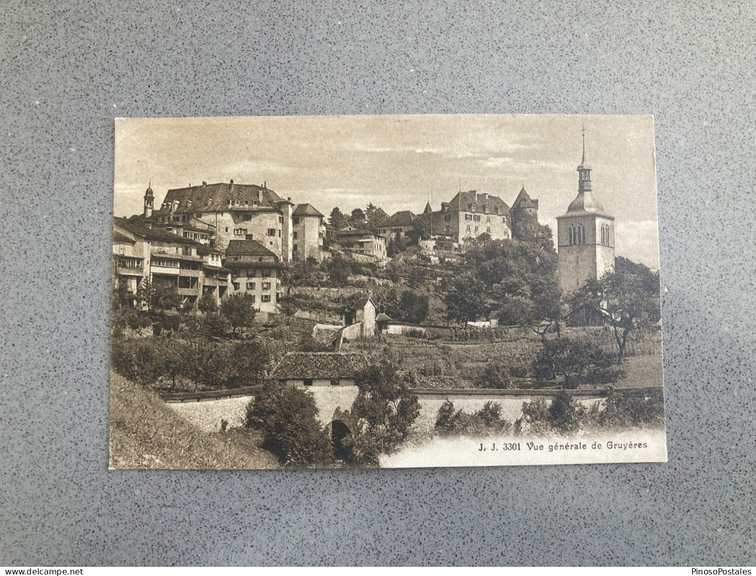 Vue Generale De Gruyeres Carte Postale Postcard - Gruyères