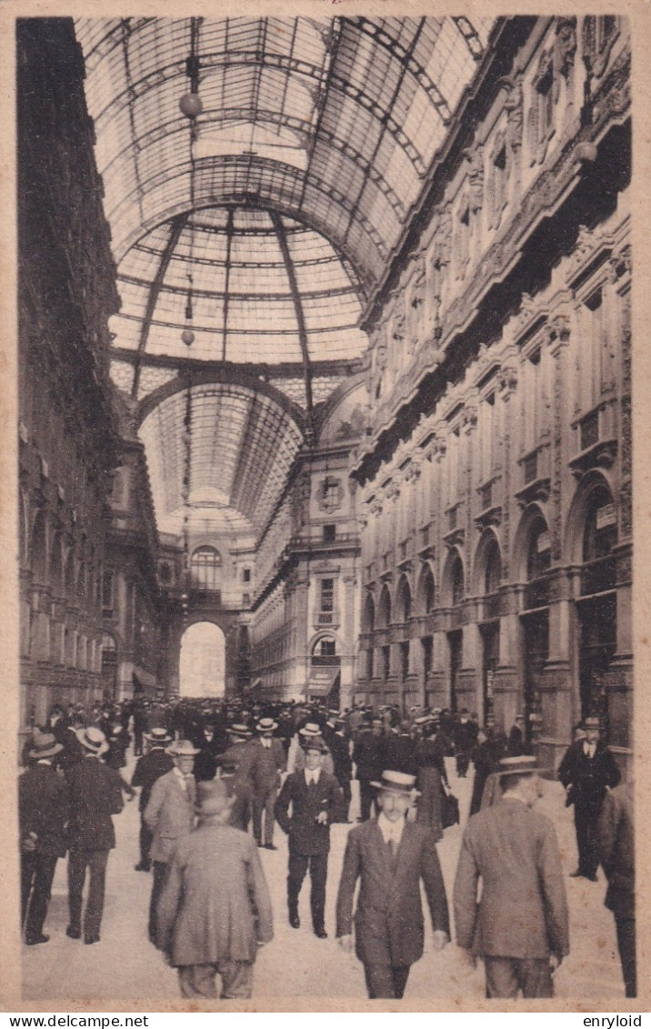 Milano Interno Galleria Vittorio Emanuele - Milano (Milan)