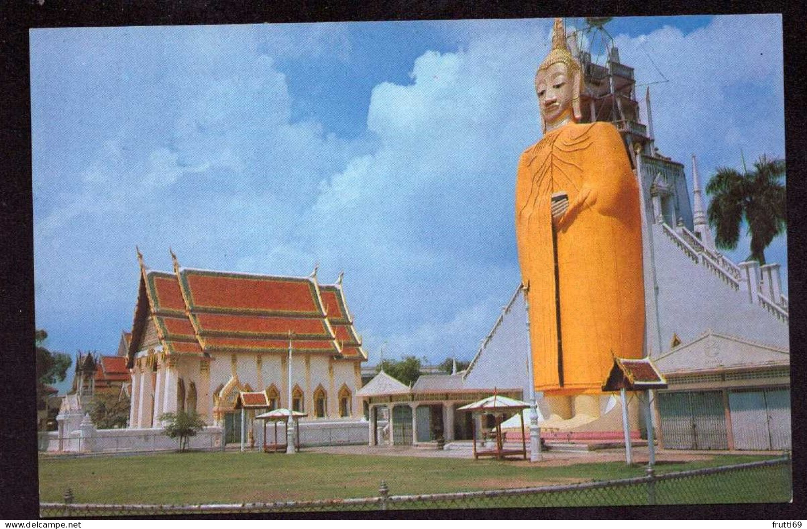 AK 211981 THAILAND - Bangkok - Standing Buddha At Wat In-Tarbivharn - Thailand