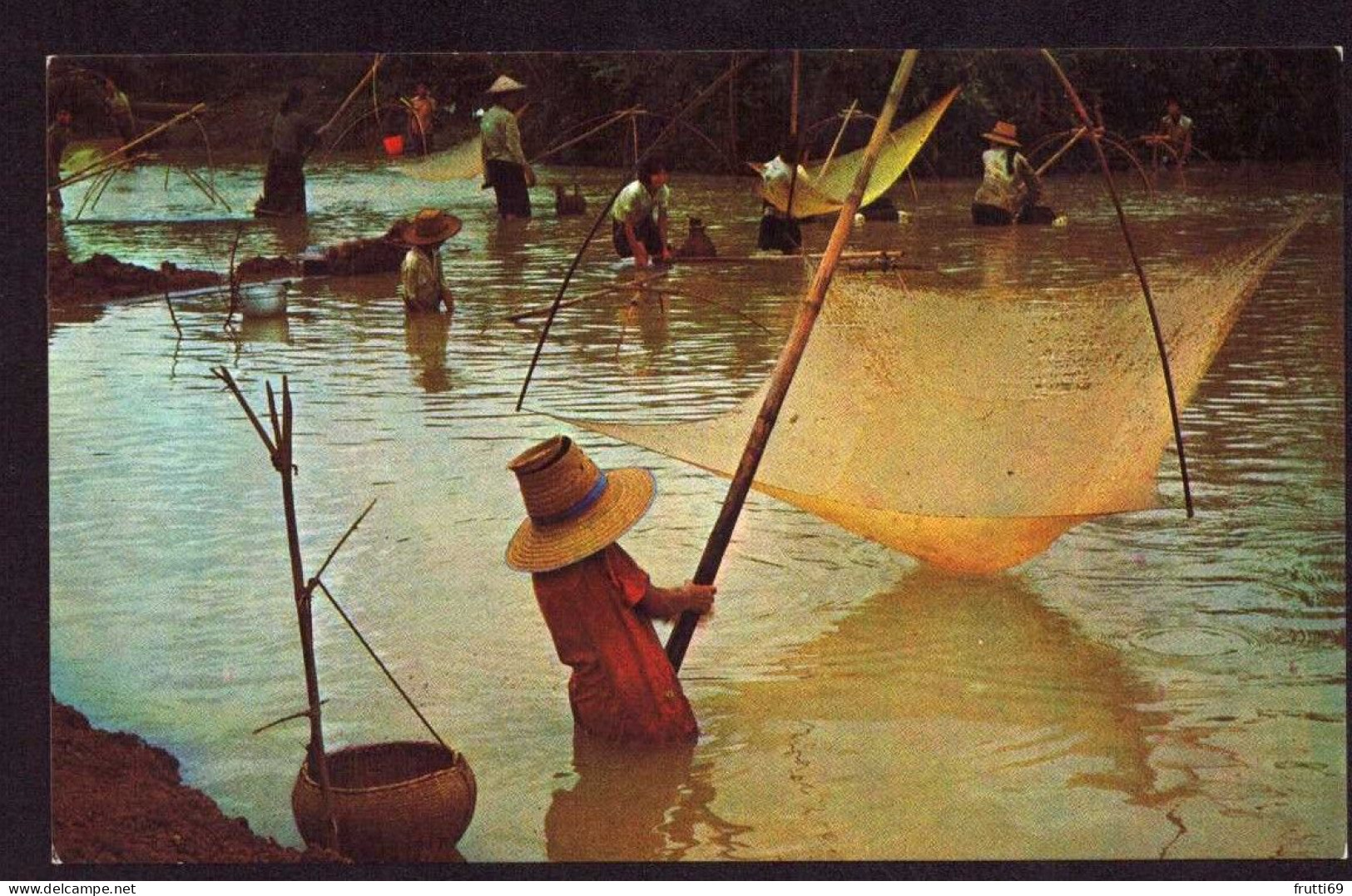 AK 211985 THAILAND - Thai Farmer's Fish-fishing - Thailand